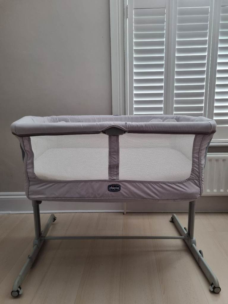 Chicco next-to me-cot. Free