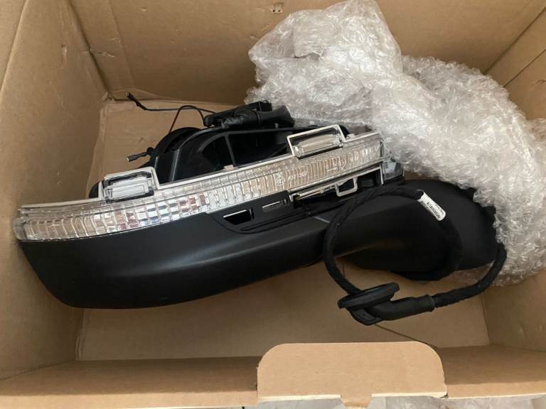 11C857508AA9B9 brand new vw Id4 drivers right side wing mirror O/S