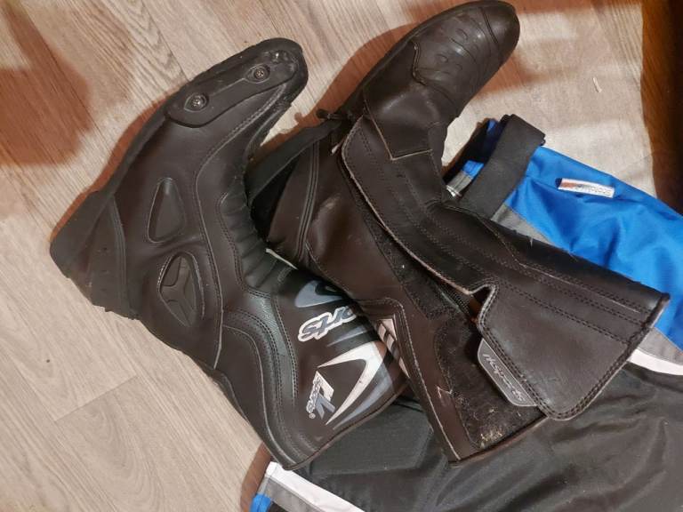 Bike boots