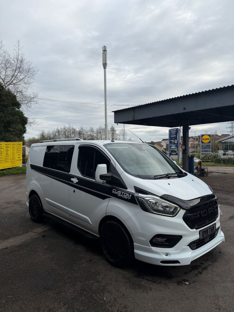 Ford transit custom crew cab 