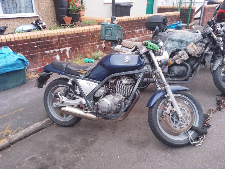 Yamaha SRX400 motorcycle 