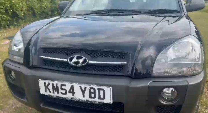 HYUNDAI TUCSON 2 LITRE DIESEL 4WD