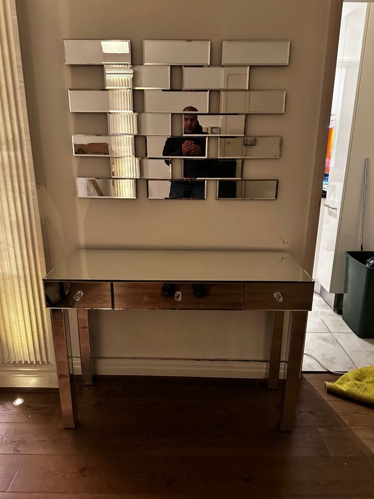 Hallway mirrored table + wall mirror 