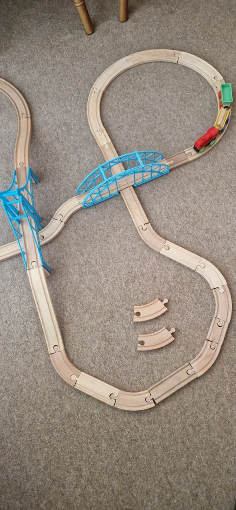 WOODEN TRAIN TRACK WITH TRAINS AND ACCESSORIES. No 2. EXCELLENT CONDITION.