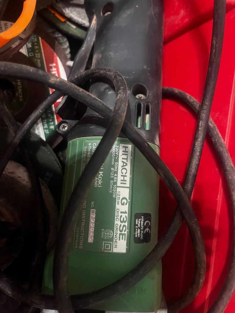 Hitachi disc angle grinder