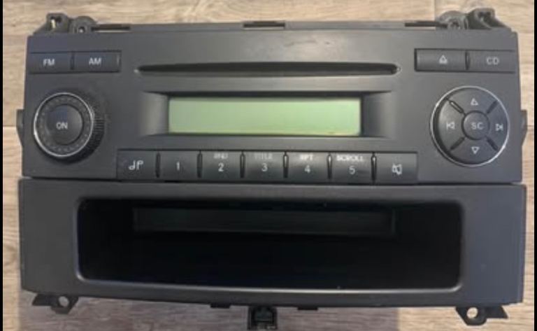 Mercedes Vito 2009 reg Original radio and CD Player.