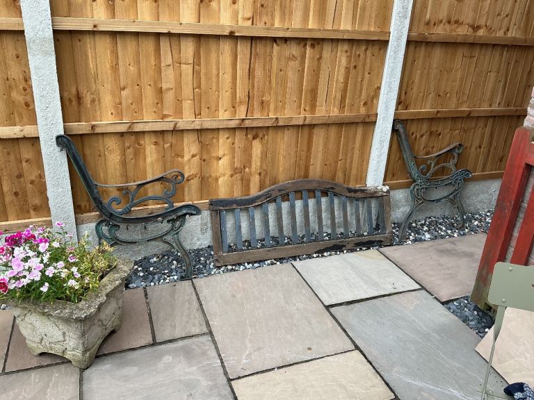 FREE METAL BENCH FRAME 