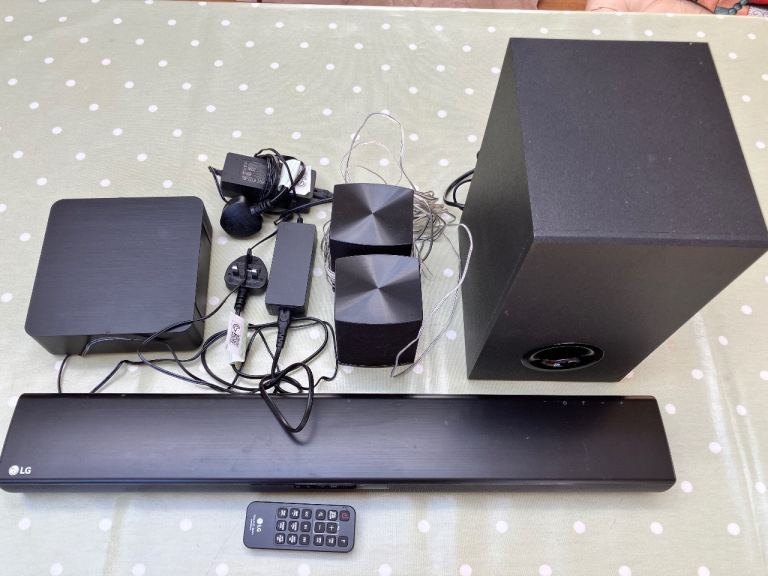 LG Sound Bar SQC4R As new.