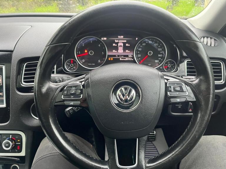 2014 Volkswagen Touareg 3.0 TDI V6 BlueMotion Tech R-Line Tiptronic 4WD Euro 5 (s/s) 5dr ESTATE D...