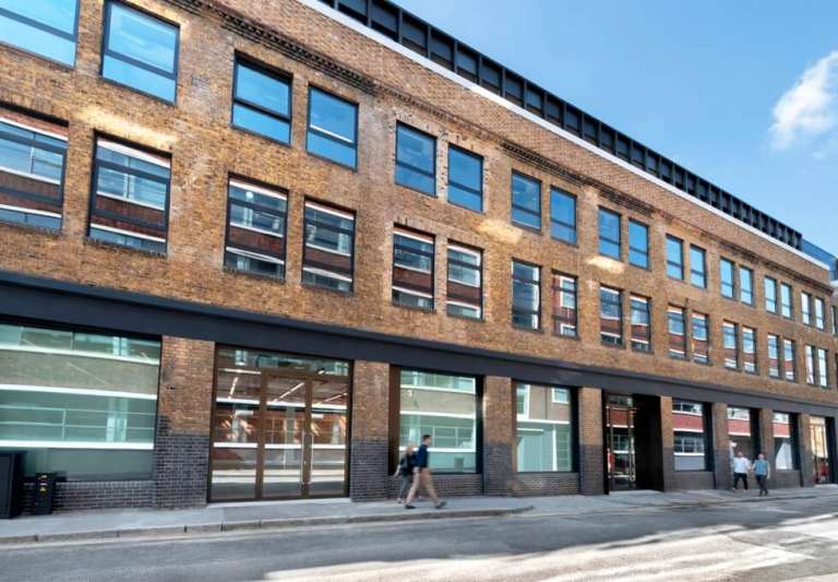 *Clerkenwell* Private Serviced Offices: Units from 5 to 300 desks for rent EC1