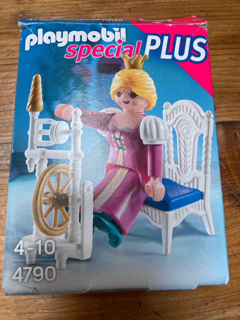 Playmobil 4790 princess with weaving wheel 
