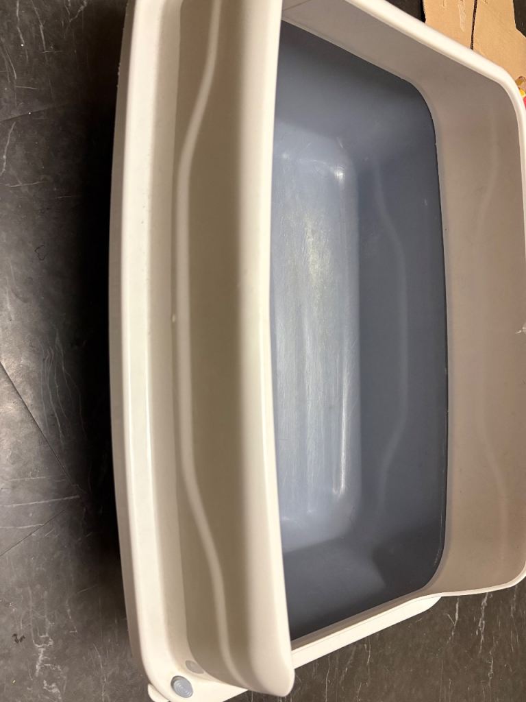 Large Cat litter tray 