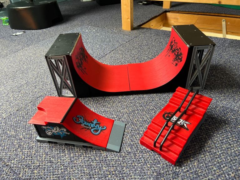 Fingerboard Skate Park Ramps and Rails Set – Good Condition