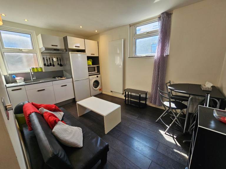 *INC ALL BILLS* First floor 1 bedroom flat to rent just a stones throw from Dollis Hill station