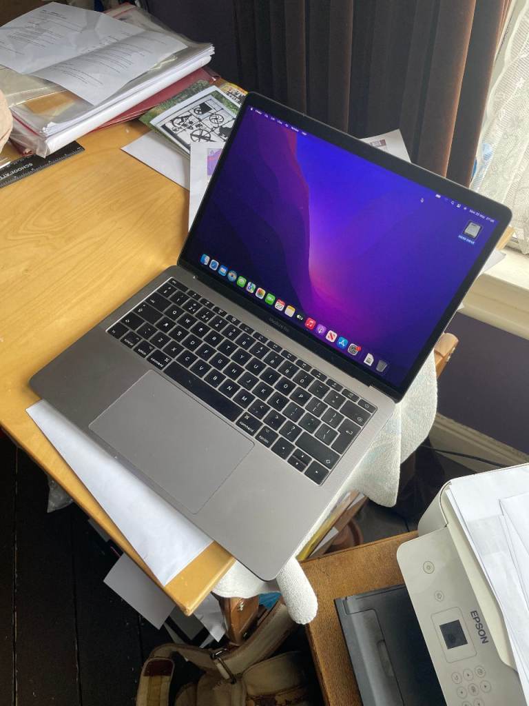 Apple MacBook Pro – Good Condition