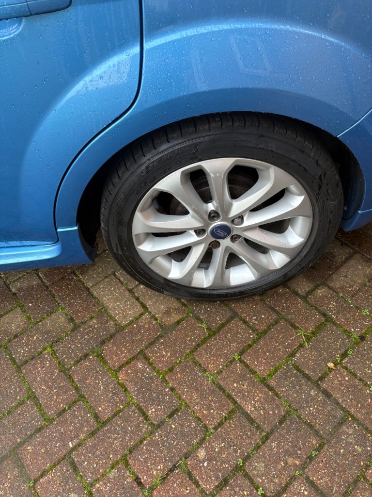 Ford focus alloy (wanted)