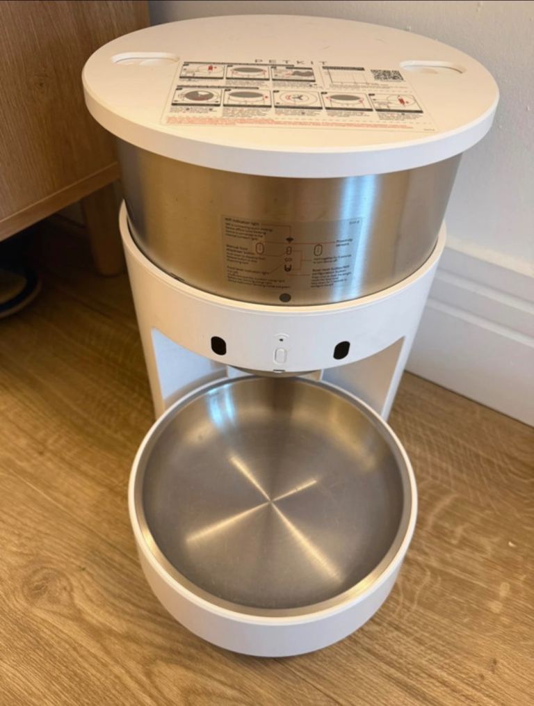 PETKIT automatic pet feeder
