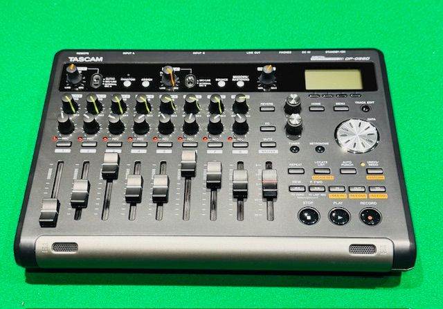 The Tascam Dp-03sd excellent condition