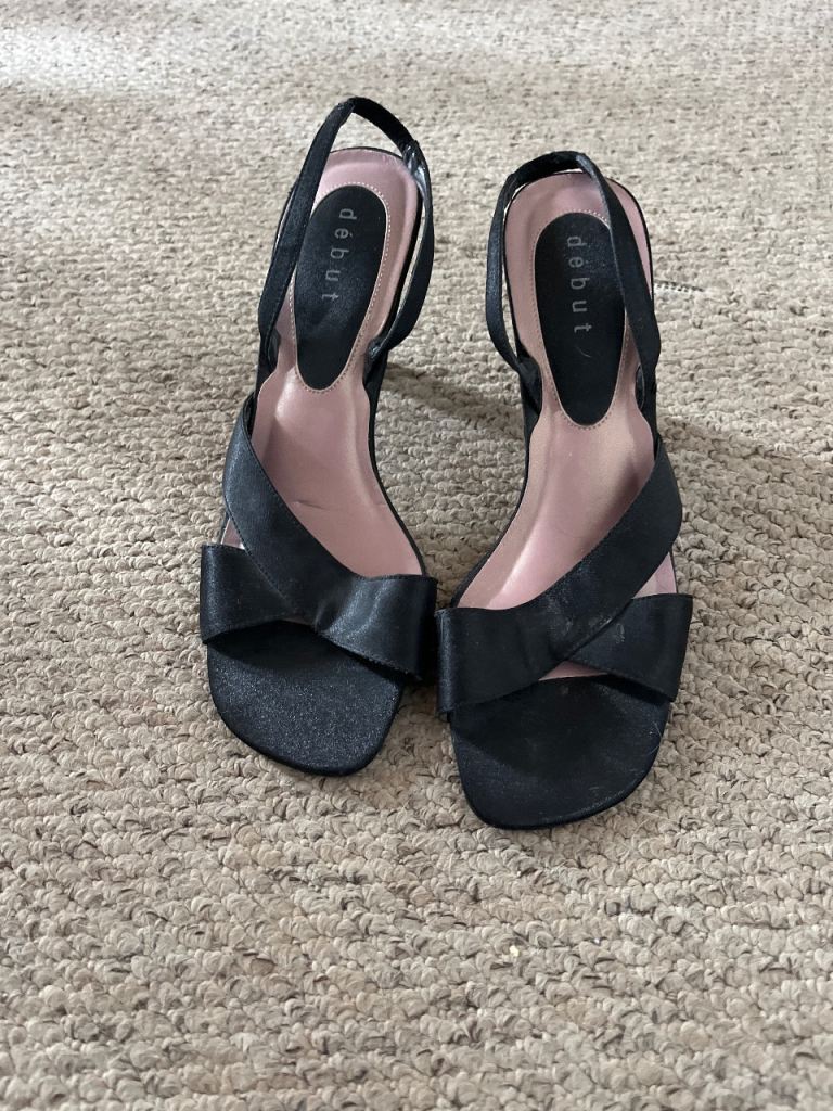 Debut Black Sandals with Bow Detail – Good Condition