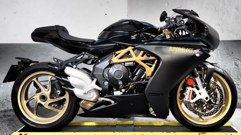 MV Agusta SUPERVELOCE 800, Simply lovely