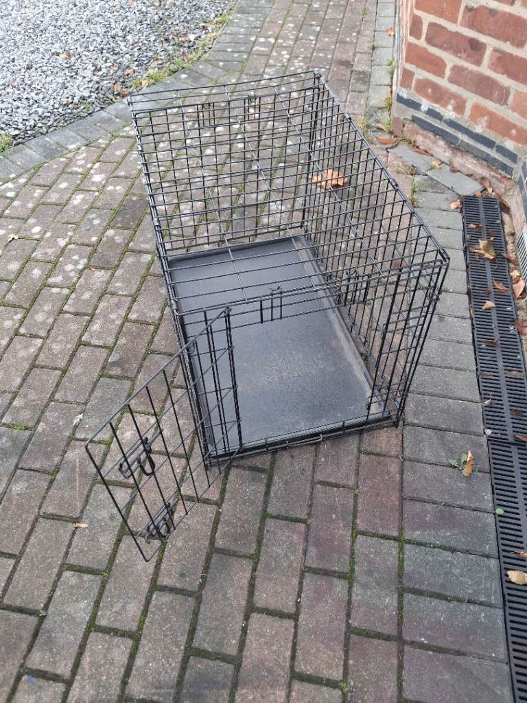 Medium sized dog cage 