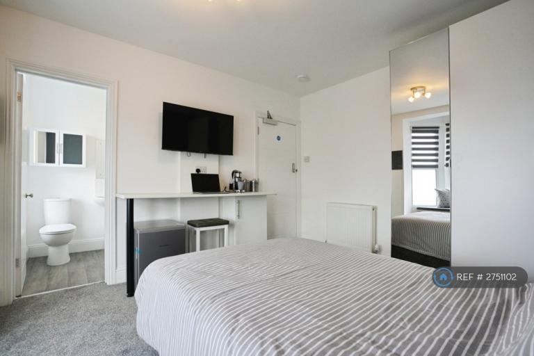 1 bedroom in Fore Street, Bugle, St. Austell, PL26 (#2751102)