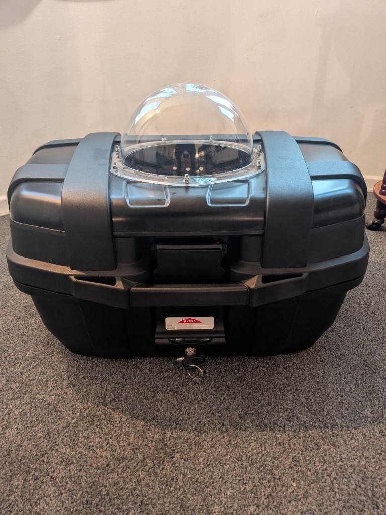 Givi custom pet carrier trekker 52L black monokey top box