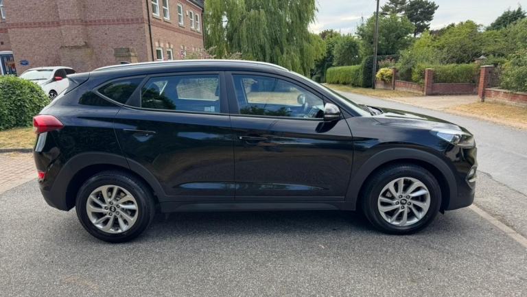 2015 (65) HYUNDAI TUCSON 1.7 CRDi SE BLUEDRIVE LONG MOT FSH 11 STAMPS! STUNNING!