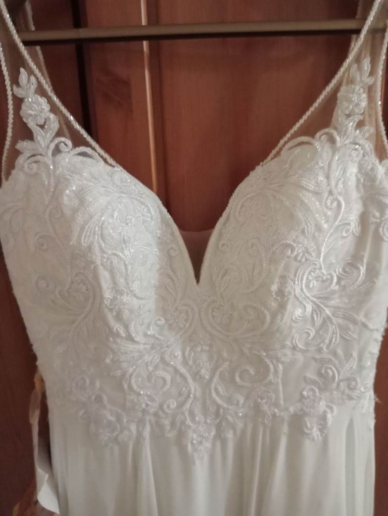 Wedding dress size 16