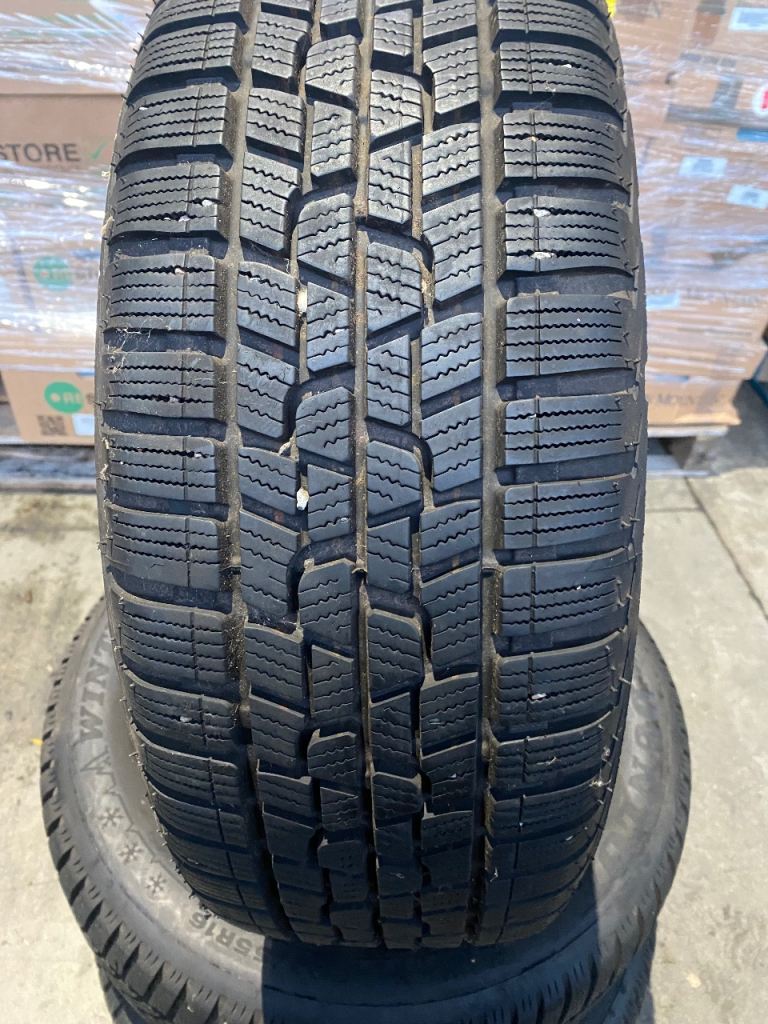 **Set of 4 steel wheels and winter tyres**
