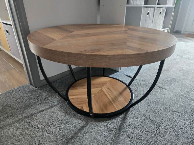 Brand new Oak Herringbone Stylish Round Coffee Table - Wood and Metal Frame