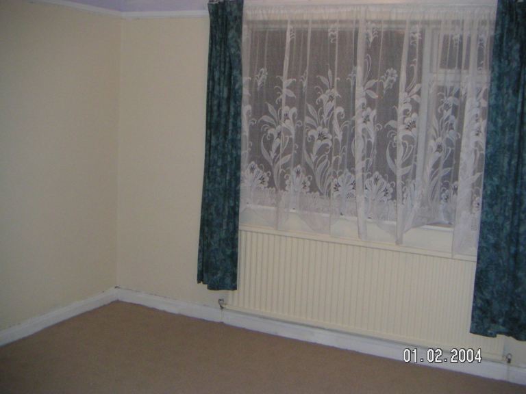 Swinton, Ready to move into  3 bedroom house with 2 receptions, close to amentities