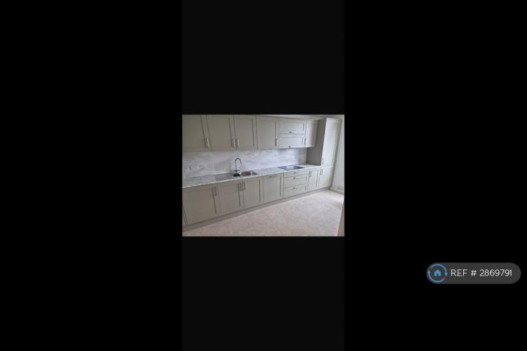 2 bedroom flat in Osprey Heights, London, SW11 (2 bed) (#2869791)