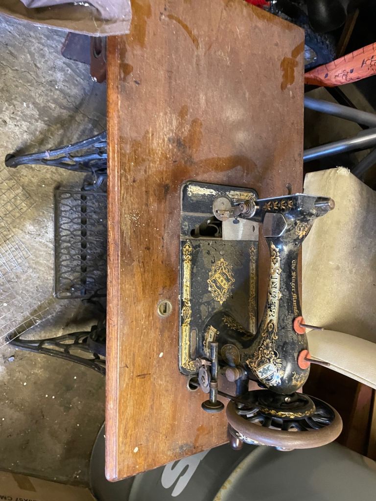 Singer sewing table