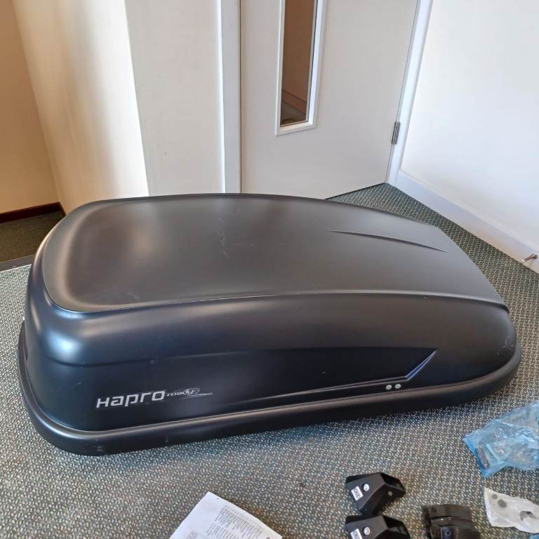 Hapro Roady 350 Roof box and Cruz Aero Bars