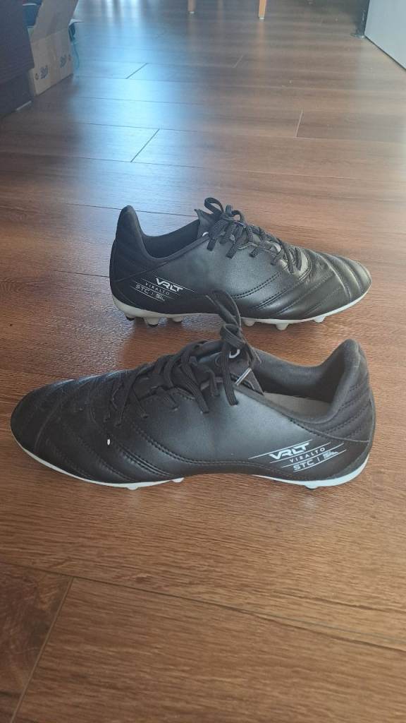 Football shoes (Kipsta Viralto. Size UK 9.5)