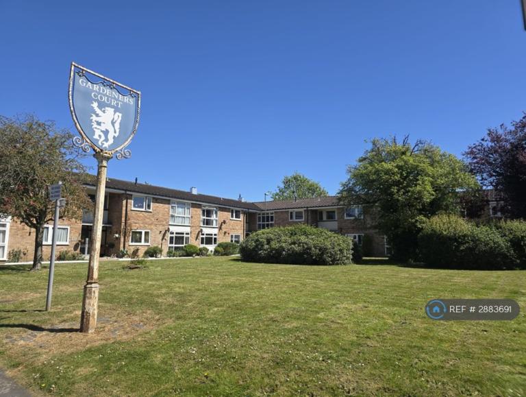 3 bedroom flat in New St, Horsham, RH13 (3 bed) (#2883691)