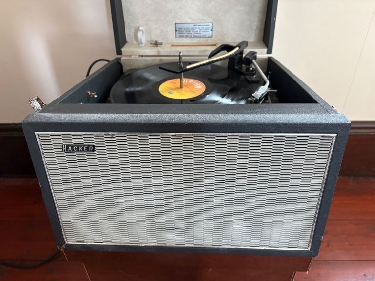 Hacker Godolier GP42 Record Player (working) + external amp/speaker