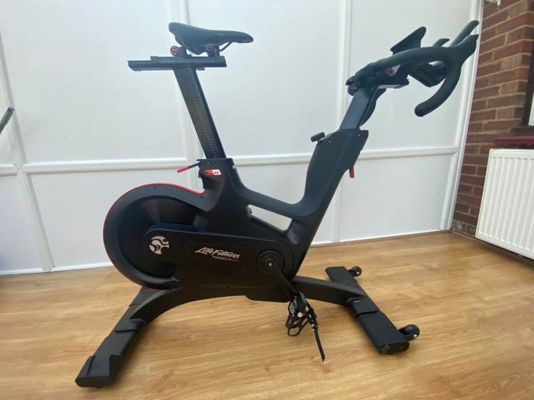 Life Fitness IC8 Commercial Spin Bike | Cost £2,399 New | Excellent Condition | Receipt