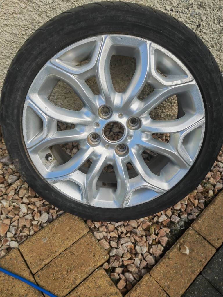 Ford alloy wheel 