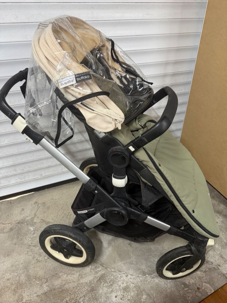 Bugaboo Buffalo Pushchair with Rain Cover – Good Condition