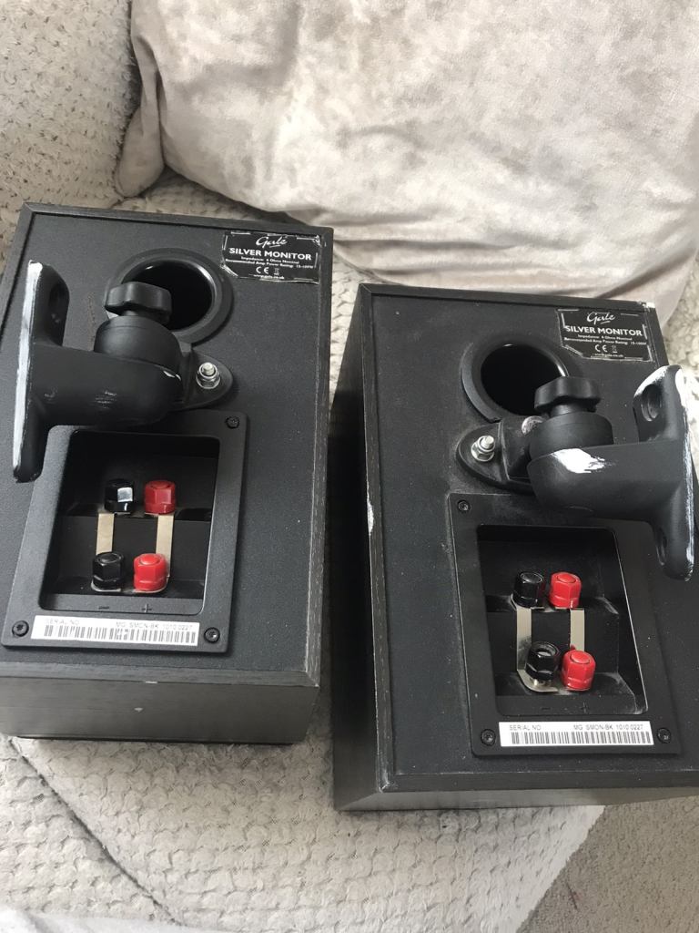2 x Good quality Gale speakers with wall brackets 6 ohms
