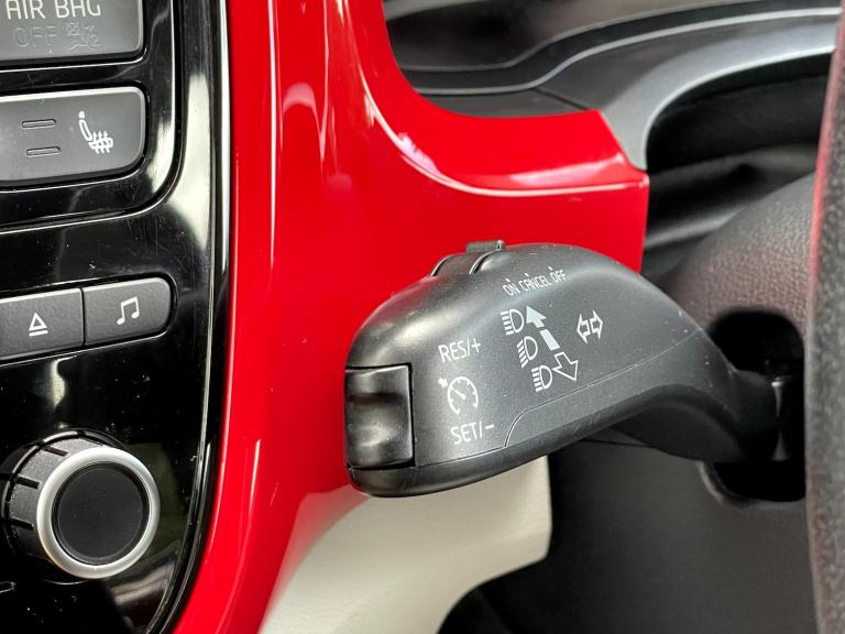 2013 Volkswagen Up 1.0 High Up 5d ASG Petrol