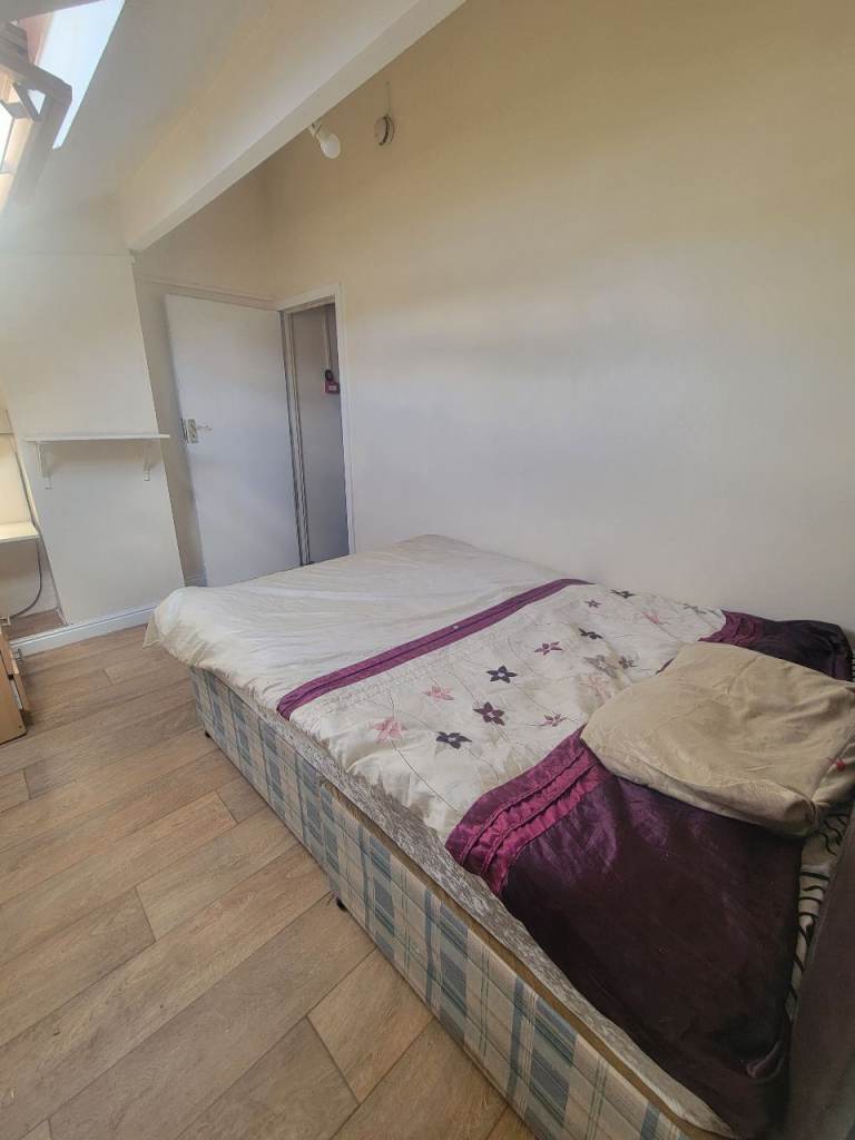 Fantastic room  Ls11 Shared house 