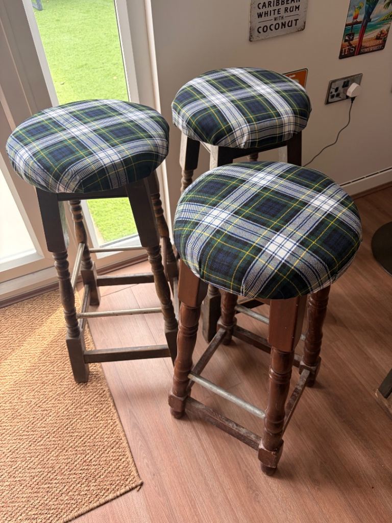 Set of 3 Sturdy Wooden Bar Stools with Tartan Cushions