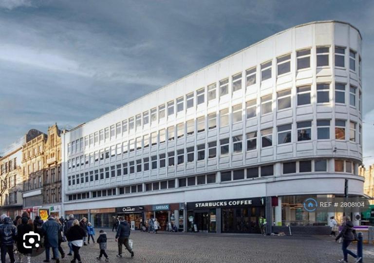 1 bedroom flat in Fargate House, Sheffield, S1 (1 bed) (#2808104)