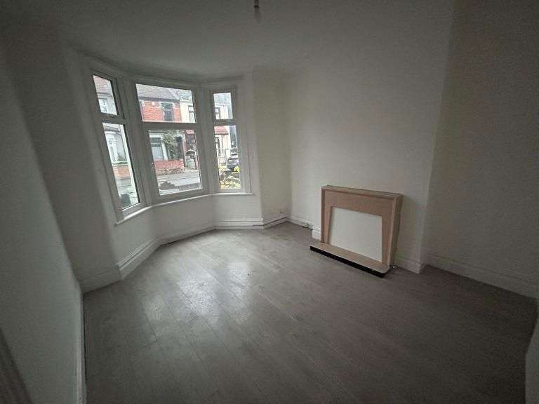 3 bed in E6