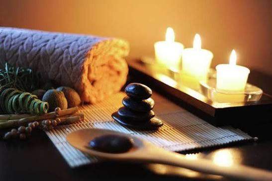 Indian Hot Oil Massage,  Facials, Pain-Free Waxing & by Indian Therapists For Men & Women!
