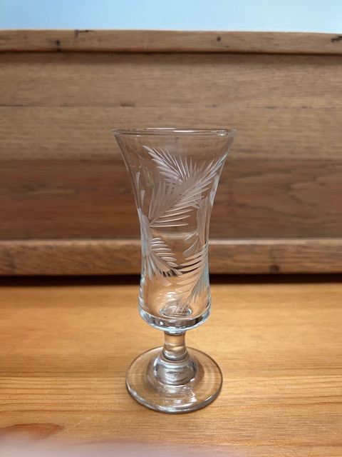 image for  These are a fab Xmas gift - A delightful set of 6 cut glass schooner glasses - Unused