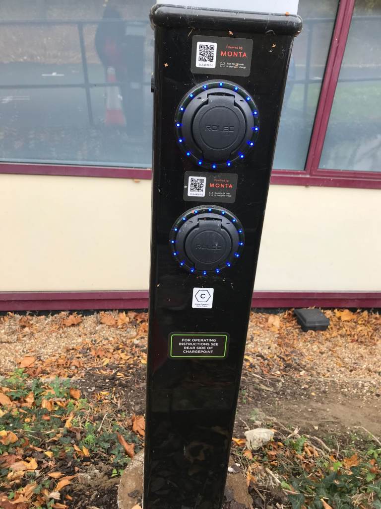 3 Double Rolec chargers plus extra cable